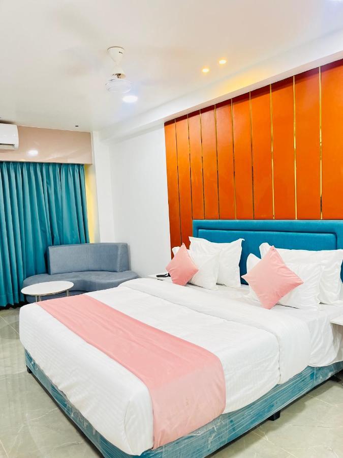 سورات Hotel The Vital المظهر الخارجي الصورة