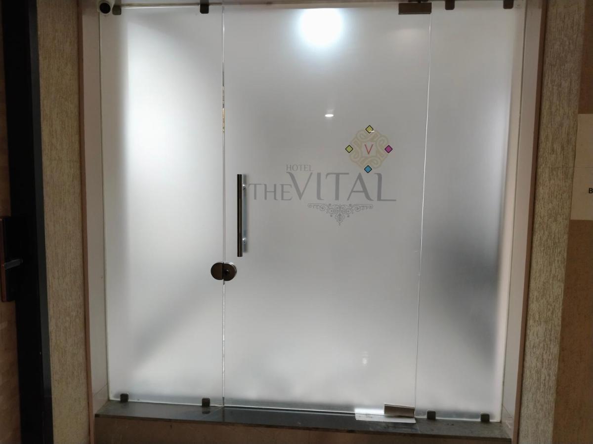سورات Hotel The Vital المظهر الخارجي الصورة